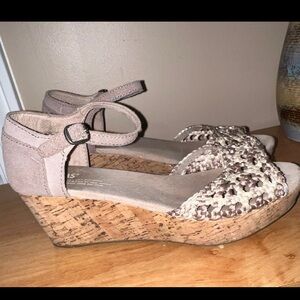 Toms crochet heeled Sandals wedge size
